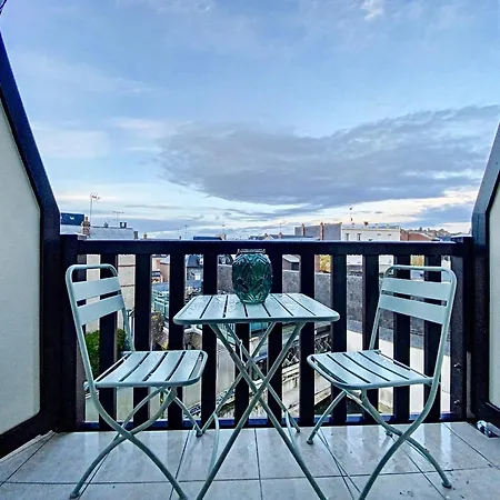 Avec Balcon Le Nid Dore - Place Morny Apartment